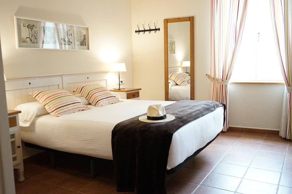 Hotel Es Mercadal Ngoại thất bức ảnh