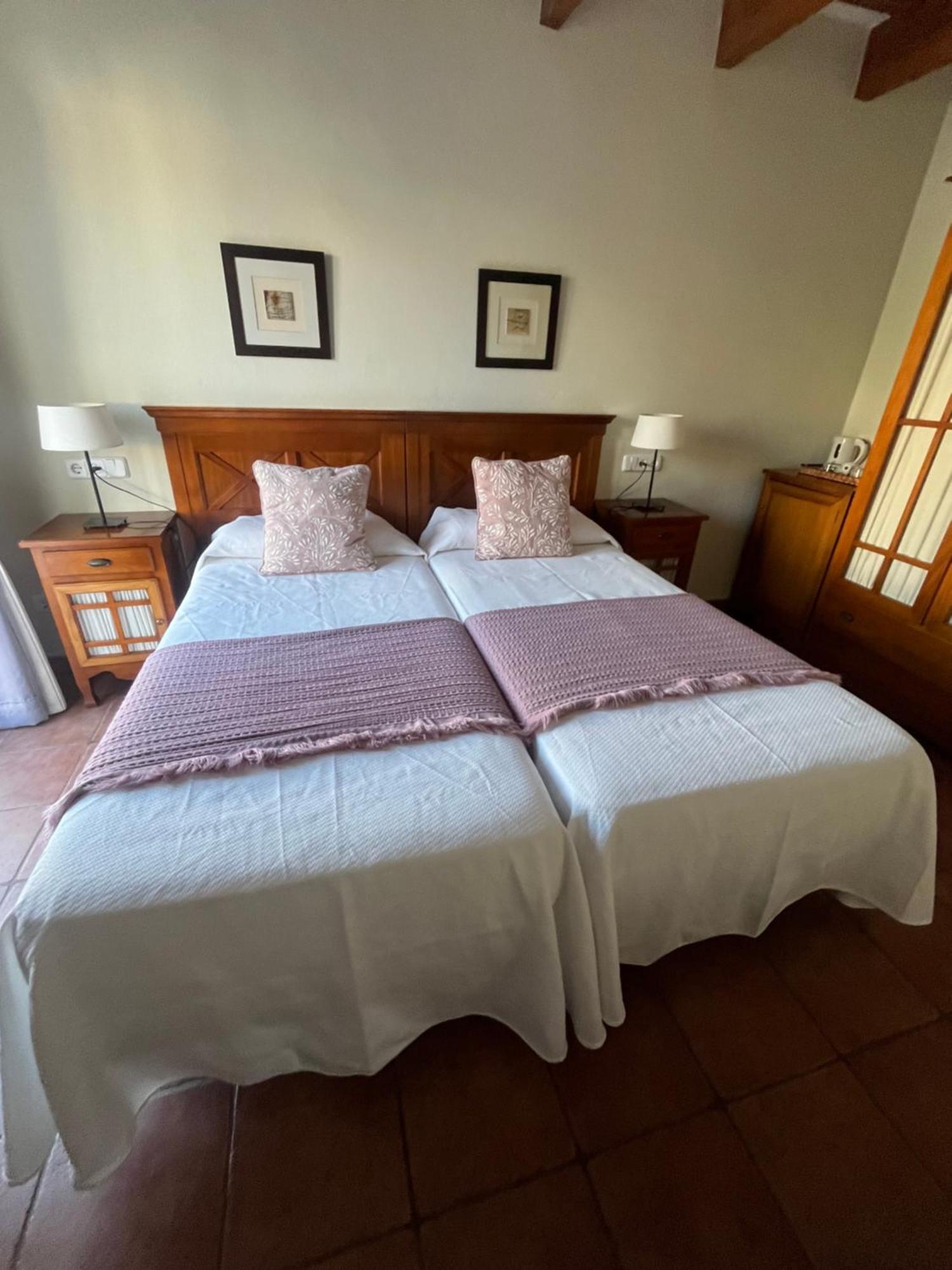 Hotel Es Mercadal Ngoại thất bức ảnh